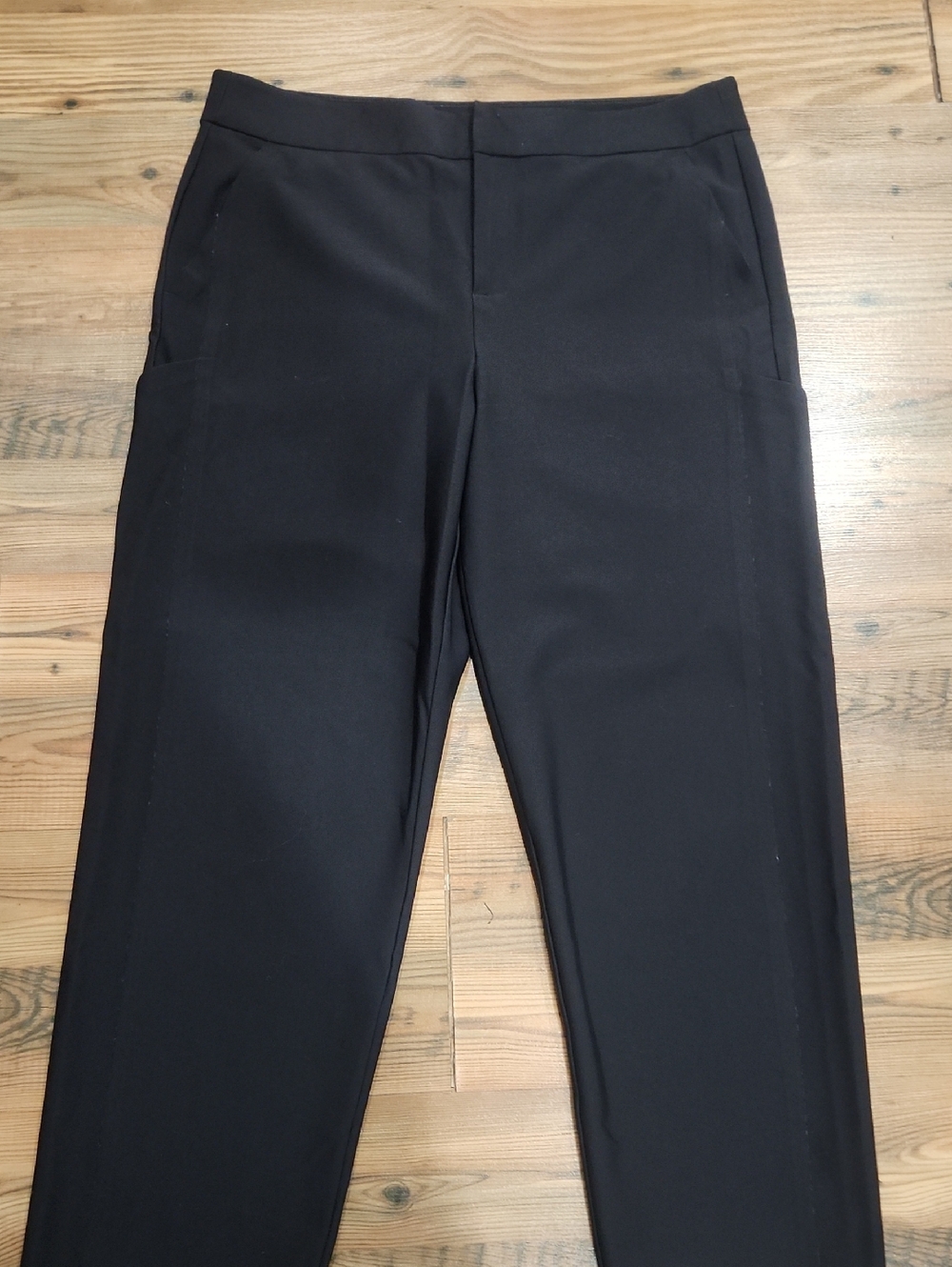 EUC Athleta Black Straight Cropped Ponte Ankle Pants Size 14